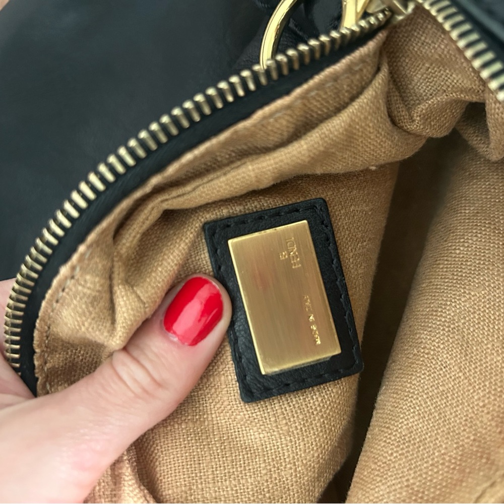 Fendi Oyster Black Leather - Picture 9 of 15